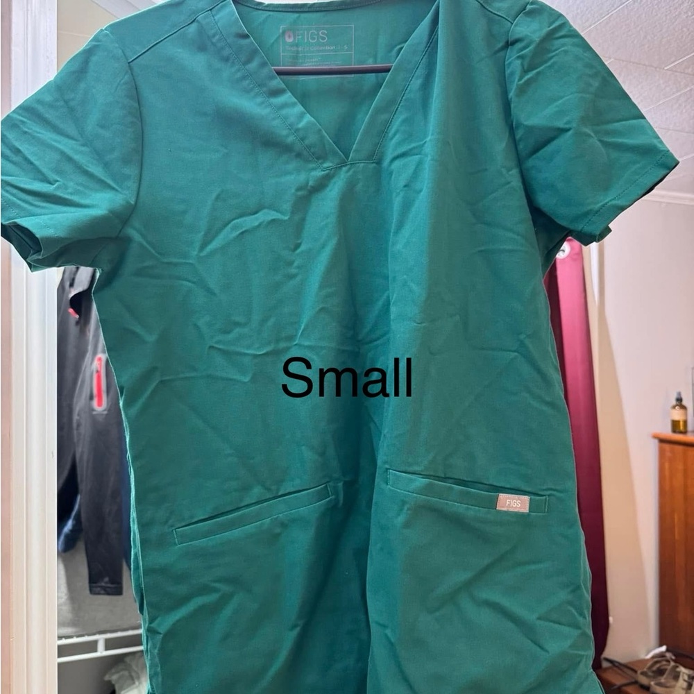 Figs Scrub Top